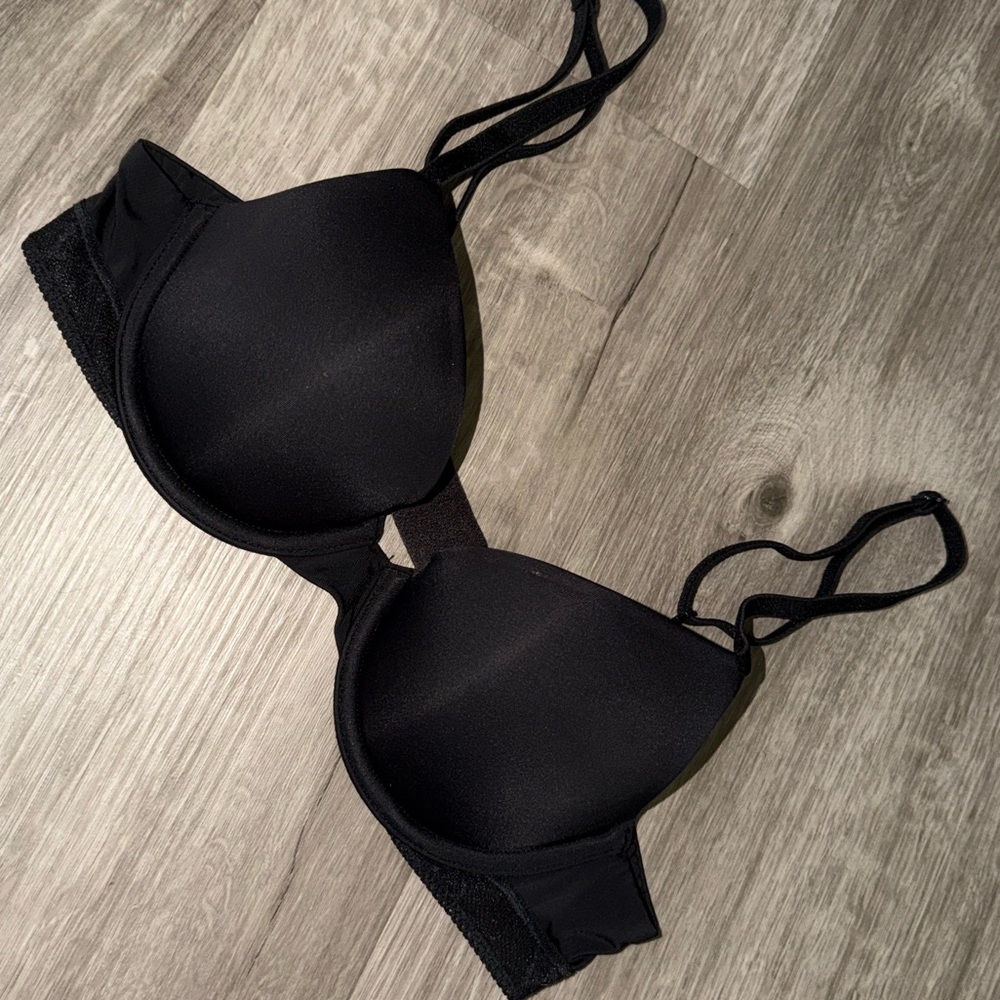 VICTORIA’S SECRET bra  32B